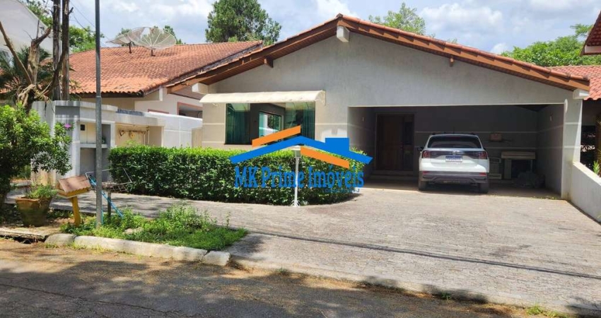 Sobrado com 3 Suítes/ 2 Dormitórios - 4 Vagas - Piscina