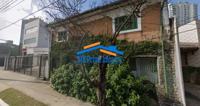 Imóvel com CASA, 2 frentes e grande potencial comercial – Av. João Dias