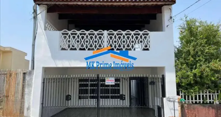 Sobrado com 3 quartos sendo 1 suíte e 2 vagas - imóvel reformado.