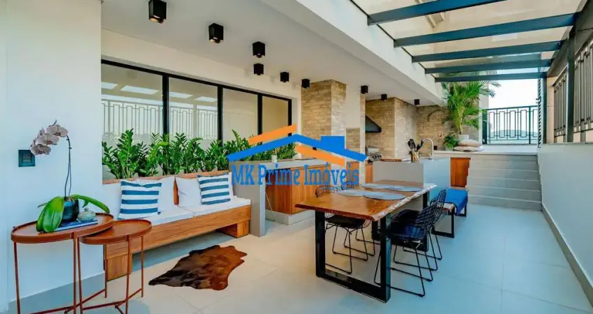 Cobertura Luxuosa com Vista Deslumbrante e Piscina Privativa.