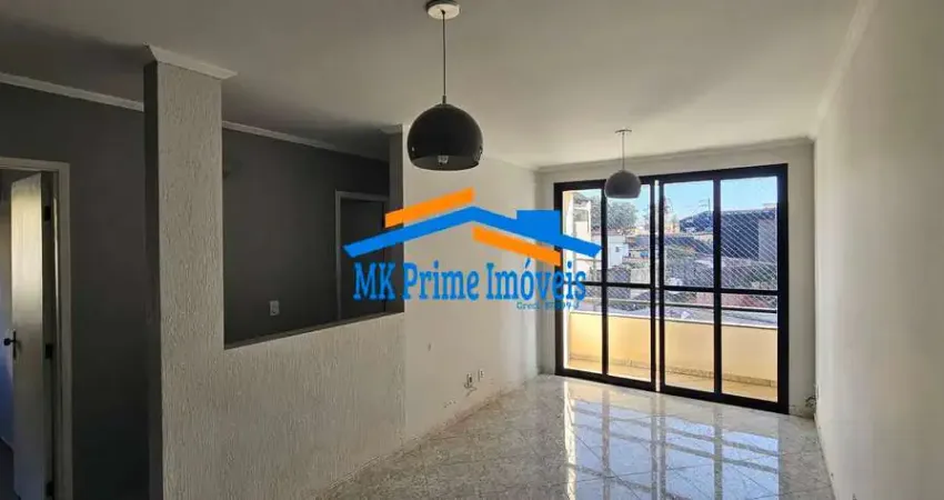 Apartamento 3 quartos,1 banheiro, sacada, com 69m² e móveis planejados.