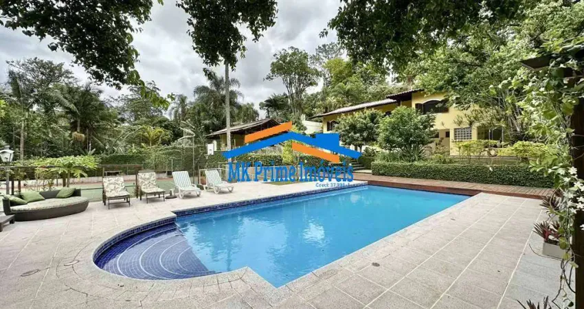 Cond pq do refúgio - 2.900 m² terreno, 5 suítes, piscina, quadra, pomar!