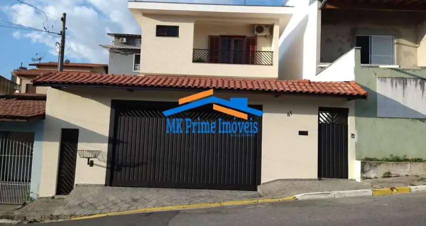 Casa a Venda, com 310m², 04 Quartos, 01 Suíte - ADALGISA