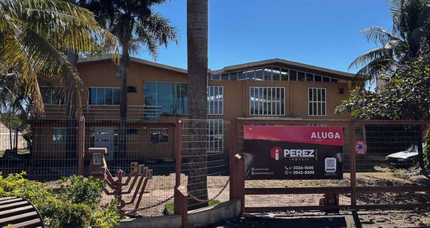 Galpão com duplo acesso localizado na Av. Duque de Caxias e R. Joaquim Vieira de Almeida