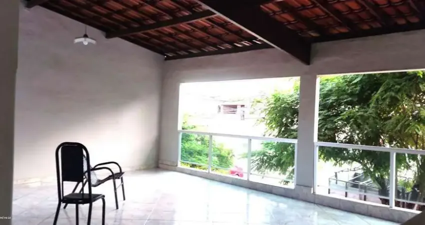 Casa para Venda em Governador Valadares, Santa Rita, 6 dormitórios, 2 suítes, 5 banheiros, 2 vagas