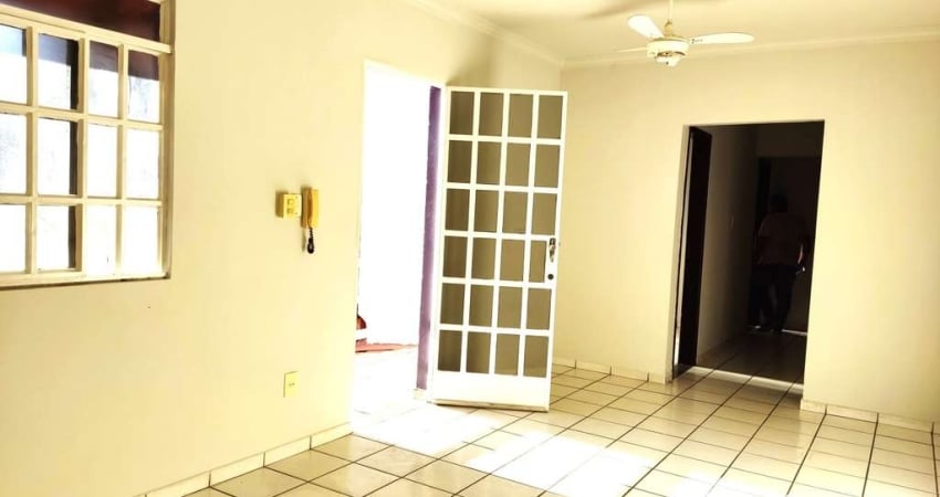 Casa para Venda em Governador Valadares, Grã Duquesa, 3 dormitórios, 1 suíte, 2 banheiros, 1 vaga