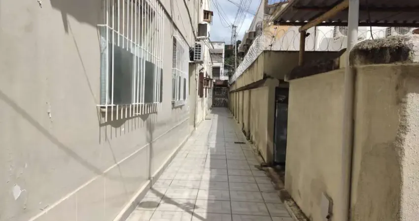 Casa para Venda em Governador Valadares, Centro, 2 dormitórios, 2 banheiros