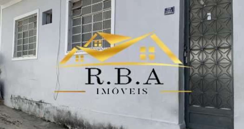 Casa com 2 quartos para alugar na Rua Quiririm, Vila Valqueire, Rio de Janeiro