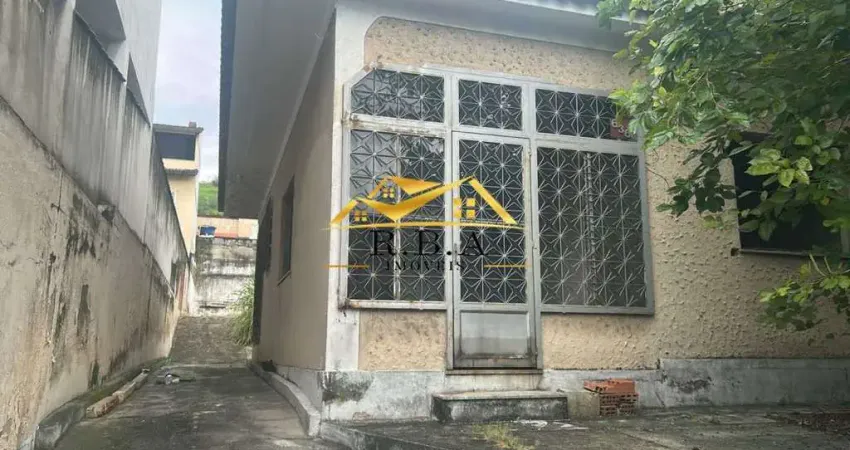 Casa à venda na Rua Luís Beltrão, Vila Valqueire, Rio de Janeiro