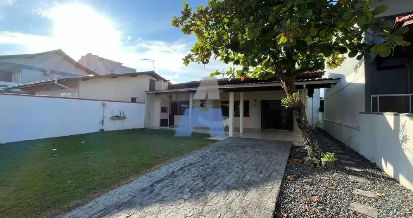 Casa com 3 quartos à venda na Rua Maceió, 656, Balneário Enseada, São Francisco do Sul