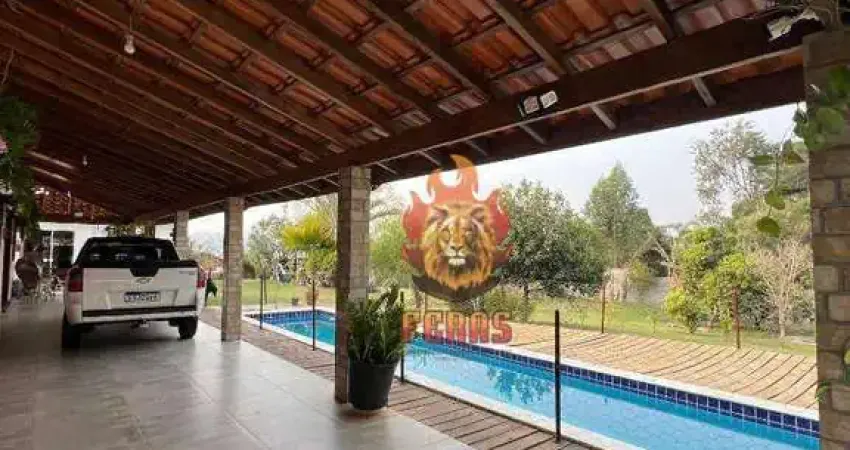 Casa com 5 dormitórios à venda, 204 m² por R$ 950.000,00 - Condomínio Village Serra - Araçoiaba da Serra/SP
