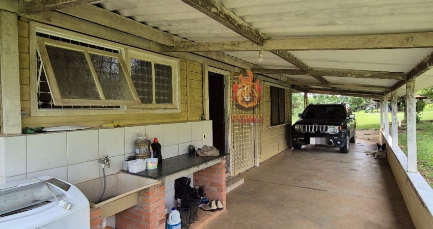Chácara à venda de 63 mil m² com 3 casas em Capela do Alto/SP