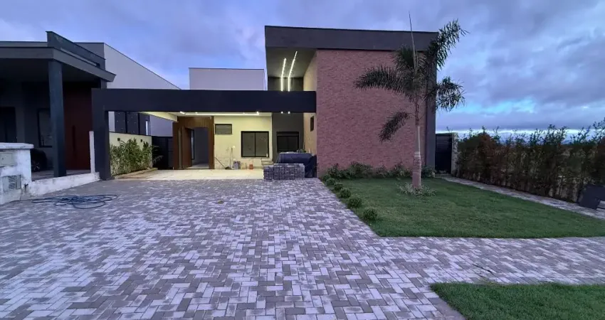 Casa térrea para Venda e Locação no Condomínio Alphaville Castelo com 4 suítes em Itu/SP