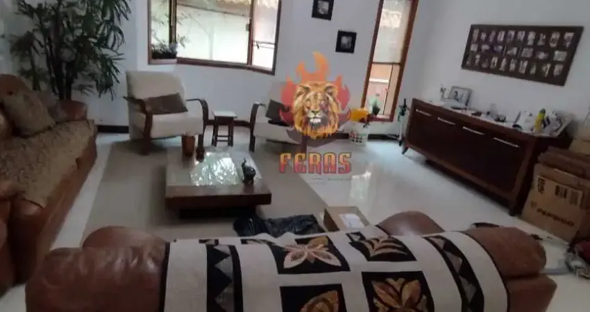 Espaçosa Casa Sobrado para Venda e Locação 6 Dormitórios, 3 Suítes na Vila Trujillo, Sorocaba/SP