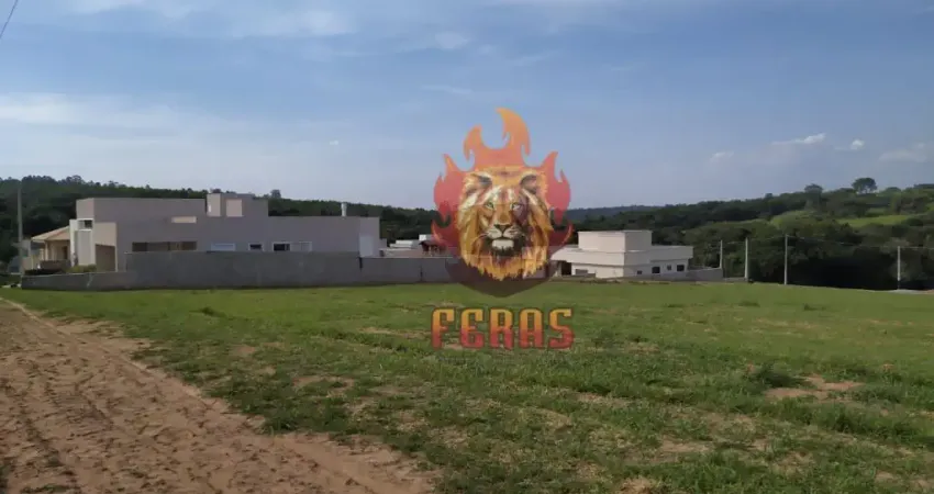 Terreno à Venda em Condomínio - Araçoiaba da Serra, SP: Oportunidade Única!