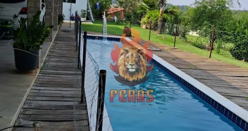 Chácara à Venda com 5 Dormitórios no Condomínio Village da Serra em Araçoiaba