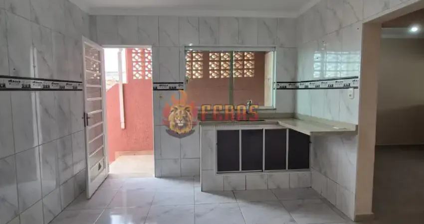 Casa à venda na zona leste, sorocaba - sp com 2 dormitórios, garagem e quintal