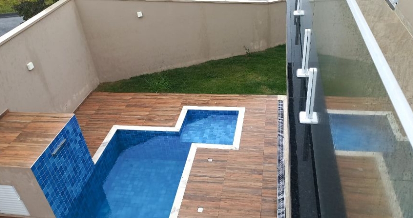 Lindo Sobrado em Condomínio Fechado Solares Resort com 265m2  de Área Construída em  Boituva - SP.