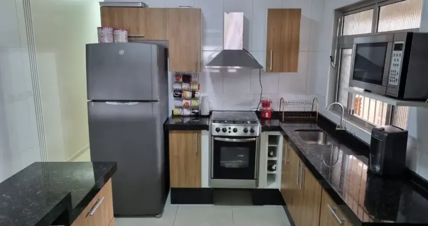 Linda Casa  Assobradada  com 03 Dormitórios e 03 banheiros à Venda, 141m²  na  Vila Luzita  em Santo André - SP