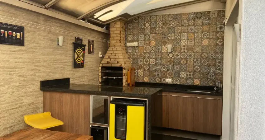 Linda Casa em Condomínio Fechado  Chácara dos Pássaros, com Lazer Completo, Sendo 03 Dormitórios  Sendo 1 Suíte e  03 banheiros à Venda, 105m²  no Bairro Planalto  em São Bernardo do Campo - SP