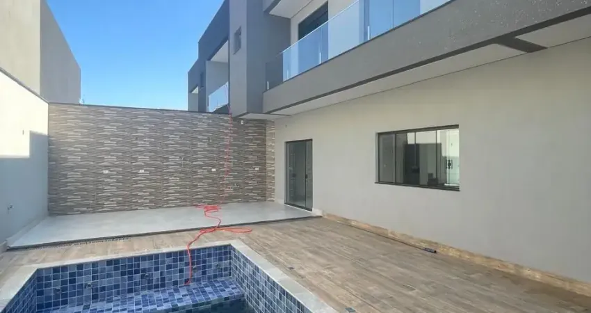 Lindo Sobrado com 04 Suítes, à Venda com 340m² de Área Construída , no Bairro Parque dos Pássaros em São Bernardo do Campo - SP