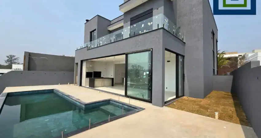 Lindo Sobrado de 360m² de Área Construída e 474m² de Área Total com 04 Suítes, à venda no excelente Condomínio Alphaville 04 - Votorantim - SP