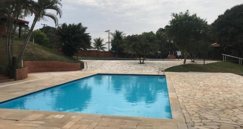 Linda Casa Térrea de 190m2, e Terreno 420m2, em Condomínio Fechado Solares Resort em Boituva- SP.