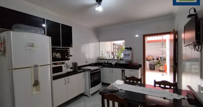 Lindo Sobrado de 136m2, de Área Construída, e Terreno de 125m2, com 03 dormitório Sendo 01 Suítes,  no  Vila Helena  - Santo André - SP
