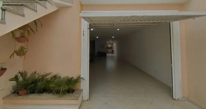 Lindo Sobrado de 234m² á venda, com 03 Dormitório Sendo 01 Suíte, na Vila Floresta - Santo André - SP