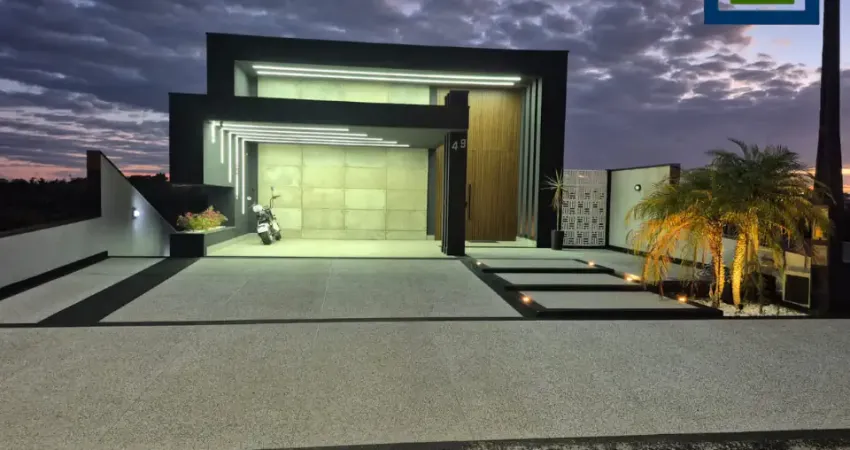 Linda Casa Térrea de 355m2, e Terreno 420m2, em Condomínio Fechado Solares Resort em Boituva- SP.