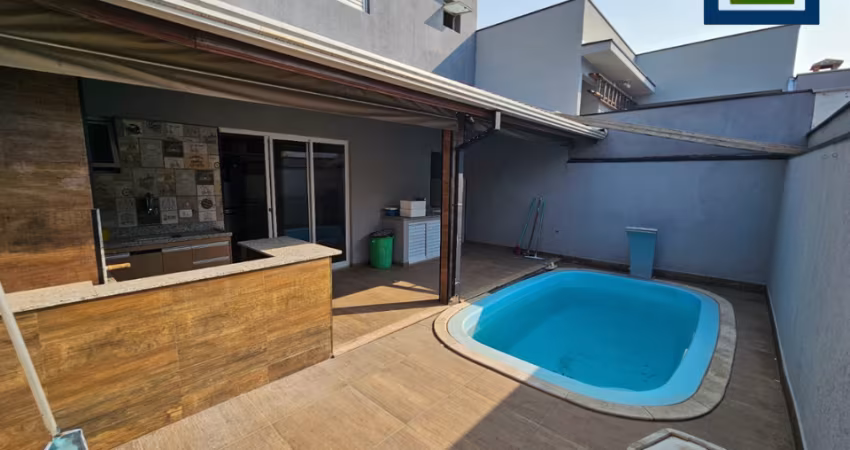 Linda Casa Térrea de 100m² de Área Construída, à venda no excelente Condomínio Fechado  Horto Florestal II- Sorocaba - SP.