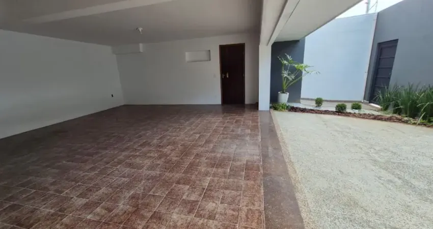 Linda Casa Térrea à Venda com 240m² de área  e 250m2 de Terreno Construída  Bairro Nova Petrópolis em São Bernardo do Campo - SP