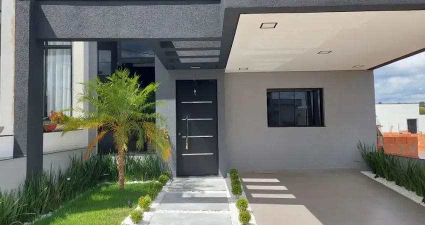 Linda Casa Térrea de 120m² de Área Construída e Terreno de 150m², à venda no excelente Condomínio Fechado Horto Florestal Villagio em Sorocaba - SP.