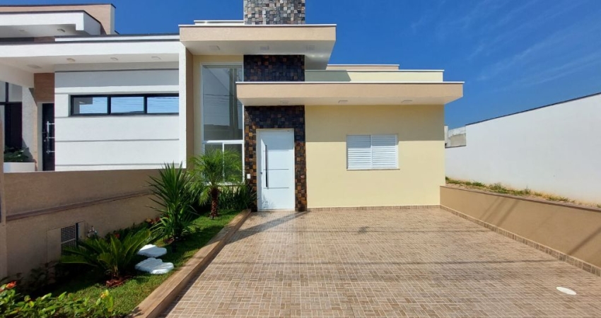 Linda Casa Térrea de 110m² de Área Construída e Terreno de 150m², à venda no excelente Condomínio Fechado Horto Florestal Villagio em Sorocaba - SP.