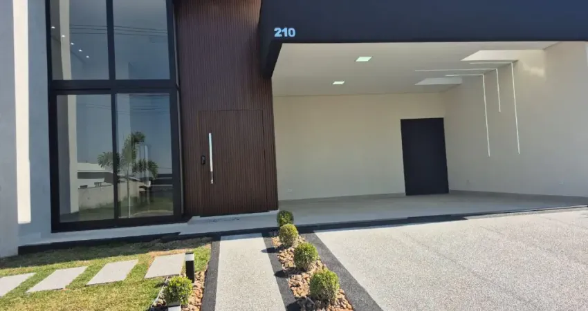 Linda Casa Térrea de  204m2, e Terreno 420m2, em Condomínio Fechado Solares Resort em Boituva- SP.