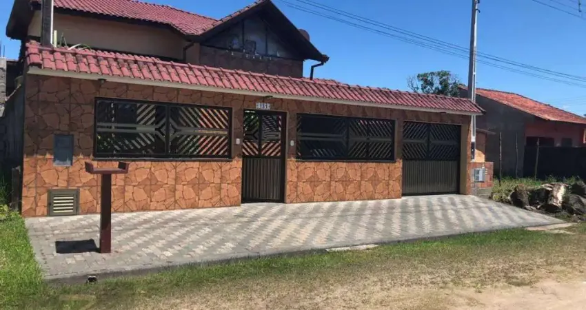 Casa com 3 dormitórios à venda, 196 m² por R$ 480.000,00 - Jardim São Luis  - Peruíbe/SP