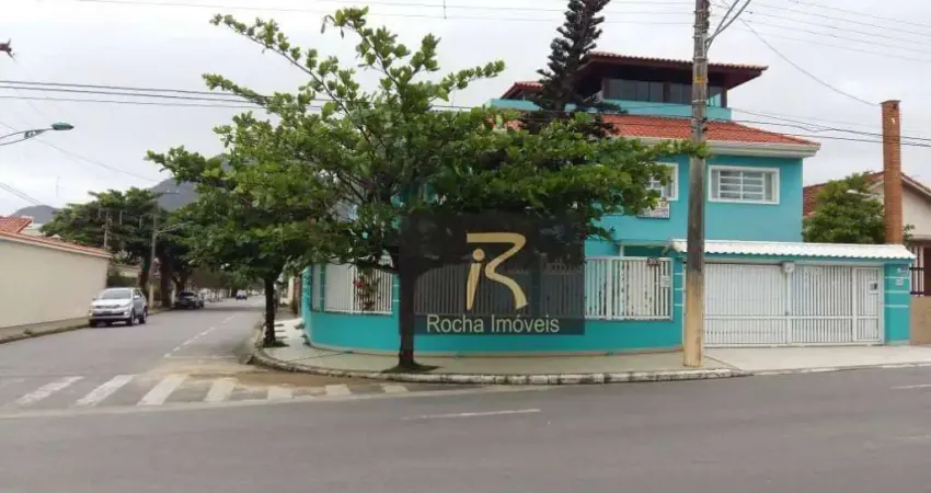 Oportunidade Sobrado com 6 dormitórios 200  mts da praia no centro aceita permuta em judiai ,Valinhos ,vinhedo campinas R$ 1.300.000.00