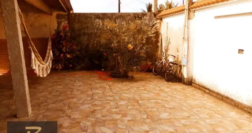Casa com 3 dormitórios à venda, 130 m² por R$ 600.000,00 - Estância São José - Peruíbe/SP