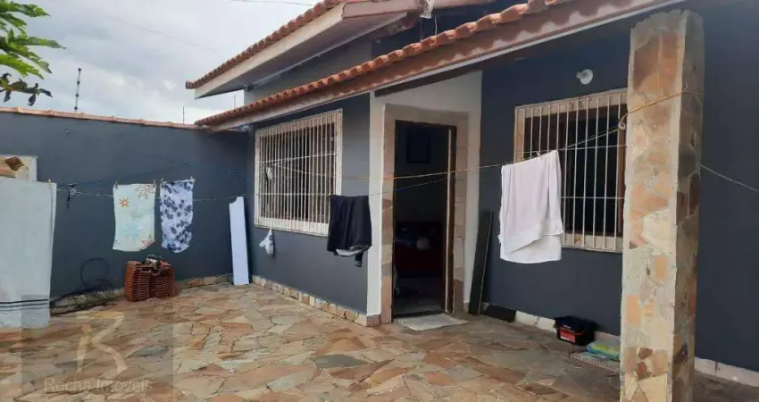 Casa com 3 dormitórios à venda, 230 m² por R$ 600.000,00 - Estância São José - Peruíbe/SP