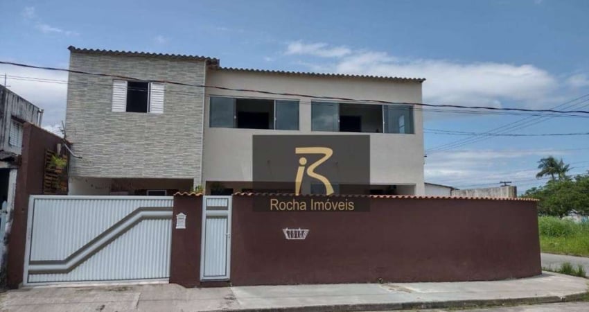 Casa sobrado com 4 dormitórios.