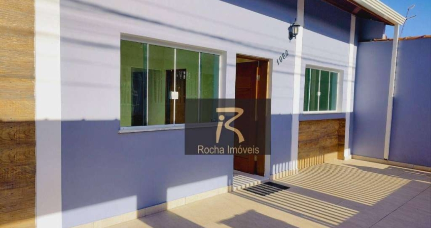 Casa na região do centro, 100 metros da praia, com  2 dormitórios à venda, 72 m² por R$ 500.000 - Cidade Balneária Peruibe-Scipel - Peruíbe/SP