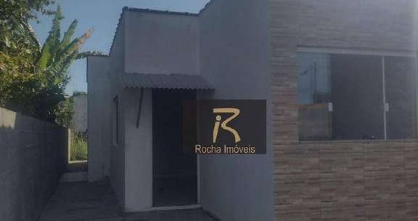 Casa com 2 dormitórios à venda por R$ 330.000 - Estância Balneária Maria Helena Novaes - Peruíbe/SP