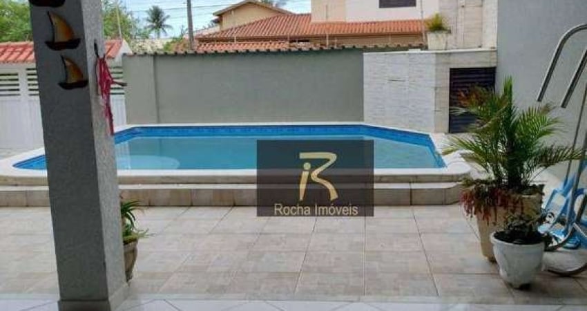 Casa com piscina  com 3 dormitórios à venda, 156 m² por R$ 690.000 - Jardim Barra de Jangada - Peruíbe/SP