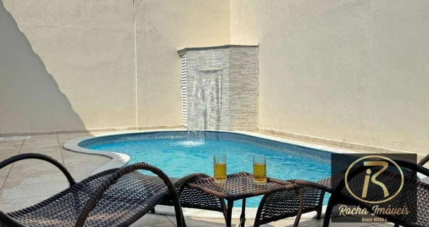 *Casa à Venda com Piscina - Localização Privilegiada*  - *Características:*   - 3 quartos, sendo 1 suíte   - Totalmente mobiliada   - Piscina privativ