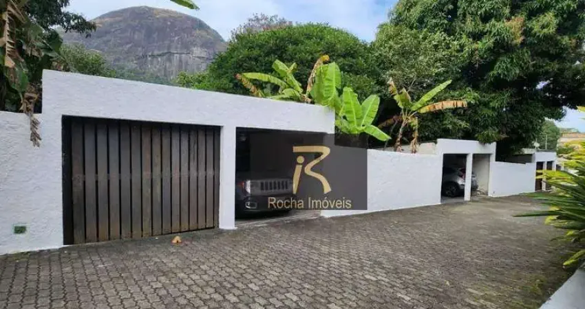 Sobrado com 4 dormitórios à venda, 300 m² por R$ 780.000 - São Francisco - Niterói/RJ