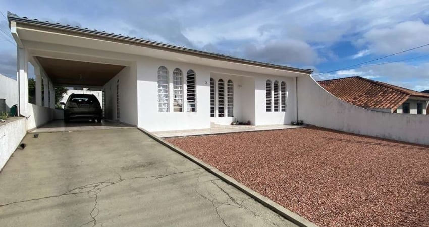 Casa com 3 quartos à venda na Rua Mandarim, 7, São Braz, Curitiba