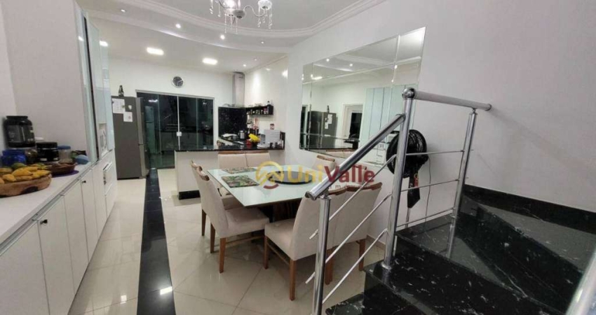 Sobrado com 5 dormitórios à venda, 268 m² por R$ 1.500.000,00 - Alberto Ronconi - Tremembé/SP