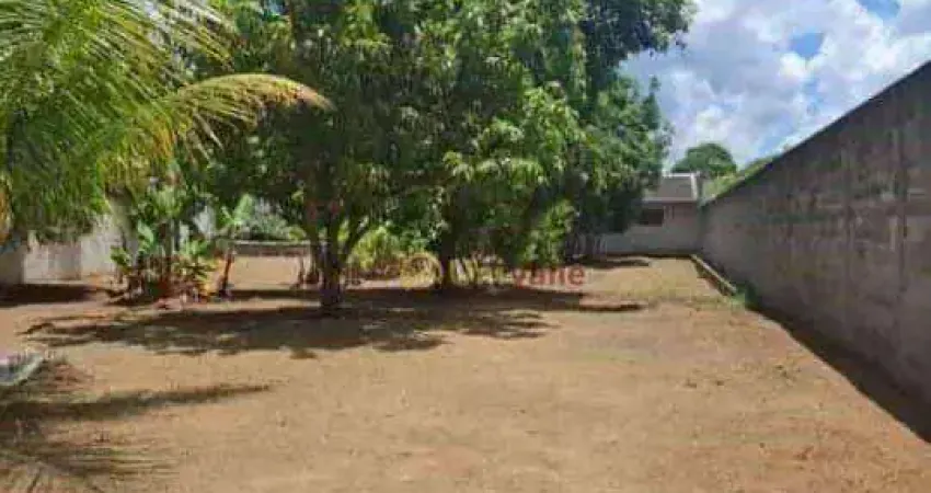 Chácara com 1 dormitório à venda, 1400 m² por R$ 800.000 - Piracangaguá - Taubaté/SP