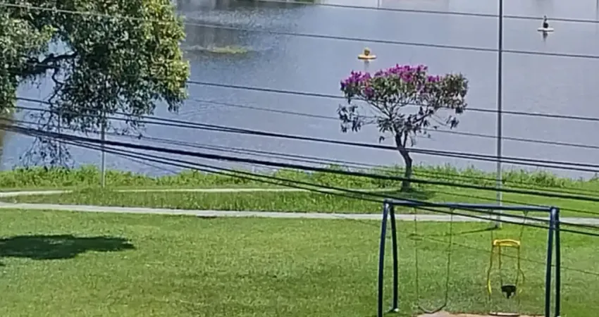 Casa 3 quartos sendo um suite, frente para o lago pedra branca.