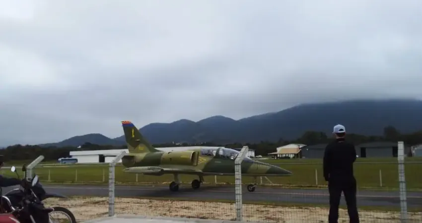 Loteamento industrial / com infra estrutura moderna em bairro planejado.